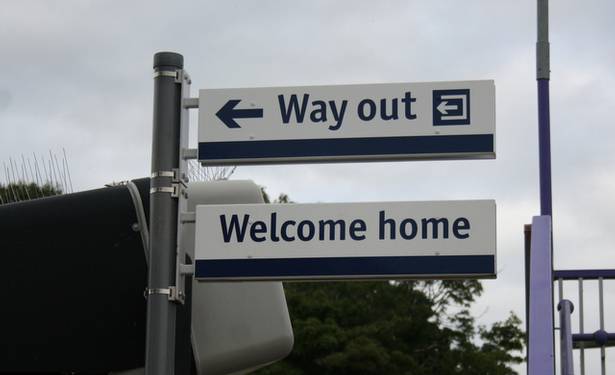 Anthony Schrag - Welcome home sign